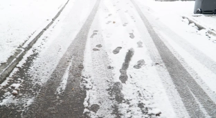 Zimowa aura. Policja apeluje o ostrożność