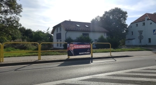 Ściągnął banery wyborcze i zaniósł na policję