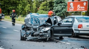 Poważny wypadek na Opolskiej, droga zablokowana