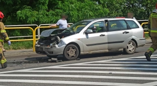 Najechał na tył samochodu. Cztery osoby trafiły do szpitala