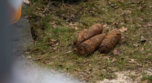 Chciał sprzedać pociski na złom. Teraz policja szuka mężczyzny