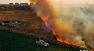 Duży pożar traw. Zobacz zdjęcia z drona