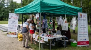 Deszcz pokrzyżował plany. Piknik ruszy trochę później