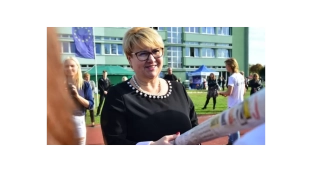 Dyrektor CKZiU Maria Domaradzka dziękuje firmie Essity