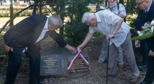 Odsłonili tablicę w Narodowy Dzień Pamięci Ofiar Ludobójstwa