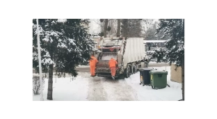 Śnieg utrudnia odbiór odpadów