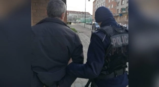 Był poszukiwany, został zatrzymany przez policjantów po służbie