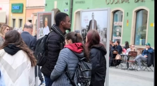 Jelcz-Laskowice w centrum Wrocławia. To był wyjątkowy wernisaż