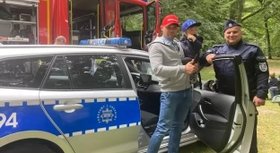 Policjanci z wizytą na pikniku