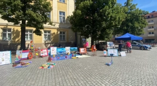 Trwa festyn policyjny na oławskim Rynku