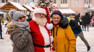 W zimowej scenerii wystartował Oławski Jarmark Bożonarodzeniowy  [ZDJĘCIA]