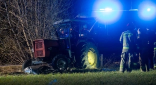 Mężczyzna zasłabł za kierownicą ciągnika rolniczego. Nie udało się go uratować