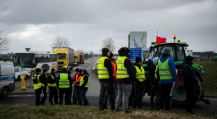 Protest rolników. Najpierw zablokowali rondo, teraz będą utrudniać przejazd