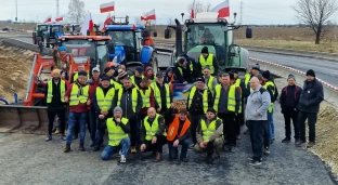 Rolnicy zawiesili strajki. Jadą do Warszawy