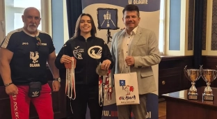 Natalia Lasek z gratulacjami od burmistrza