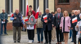 Warto i należy ją szanować. Dzień Flagi w Oławie