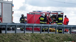 Poważny wypadek na Autostradzie A4. Dwa pasy zablokowane [ZDJĘCIA]