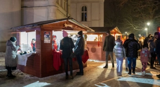 Bajkowo i świątecznie. Tak było na jelczańskim jarmarku adwentowym