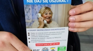 Policjanci z wizytą w Zakładzie Ubezpieczeń Społecznych