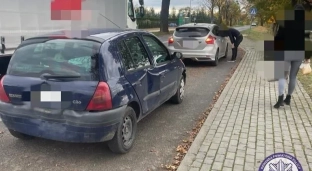 Policjanci w akcji: pasy i telefon