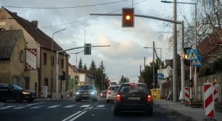 Kłopoty z ruchem w Godzikowicach po włączeniu sygnalizacji świetlnej. Oświadczenie wójta