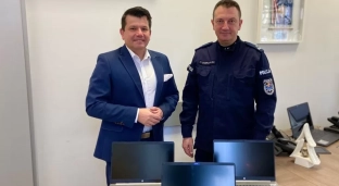 Laptopy trafiły dla policjantów