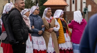 Bawili się na oławskim Rynku