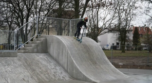 Skatepark otwarty! Młodzież może korzystać z urządzeń