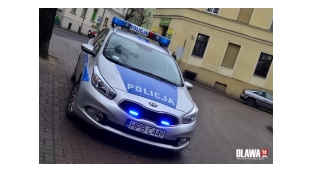 Kierując dostał ataku epilepsji. Policjanci udzielili mu pierwszej pomocy