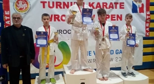 Złoto i brąz w karate