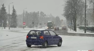 Silne opady śniegu. IMGW ostrzega