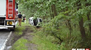 Nie zapanował nad autem i wpadł do rowu