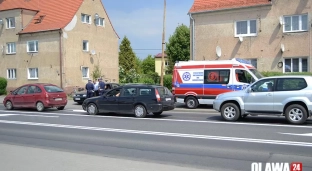 Potrącenie na Opolskiej. Starszy mężczyzna trafił do szpitala