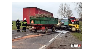 Zderzenie traktora z ciężarówką [VIDEO]