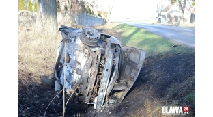 Spłonęło auto po kolizji w Jankowicach Małych