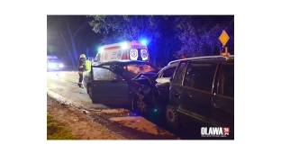 Miał 2,8 promila - wjechał w auta stojące na przejeździe [VIDEO]