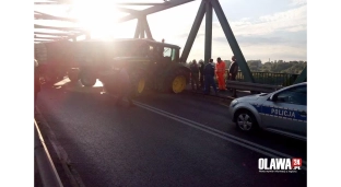 Wypadek na moście nad Odrą. Traktor uszkodził dwa przęsła