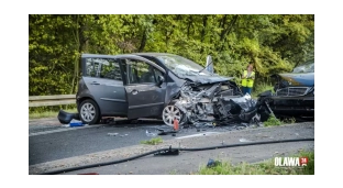 Uderzył czołowo w drugi samochód. LPR zabrało poszkodowanego