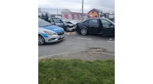 Uderzył w tył pojazdu i zbiegł z miejsca zdarzenia