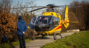 Brawurowe lądowanie śmigłowca LPR. Pomocy potrzebowała jedna z mieszkanek