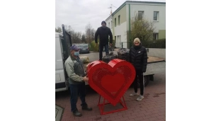 Zespół Szkół im. Jana Kasprowicza ma swoje nakrętkowe serce