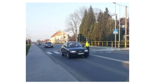 Policjanci zadbali o bezpieczeństwo i porządek w ruchu drogowym w rejonach szkół