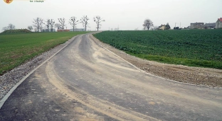 Nowy odcinek drogi w Chwalibożycach