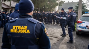 Do Wierzbna zjeżdżają patrole! Trwają poszukiwania zaginionej kobiety