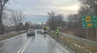 Ślisko na drogach i chodnikach. Uważajcie