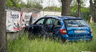 Wypadek dwóch samochodów osobowych. Jedna osoba poszkodowana