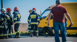 Utrudnienia w Nowym Otoku. Wypadek i potrącenie tuż obok siebie