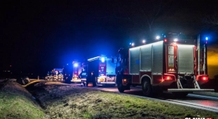 Wypadek koło Godzikowic. Auto dachowało