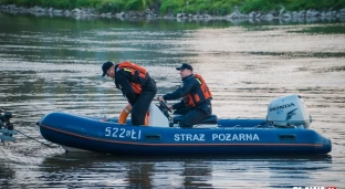 Wskoczył i nie wypłynął. Wznowiono poszukiwania