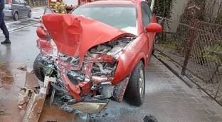 Zasnął za kierownicą. Duży wypadek w Godzikowicach